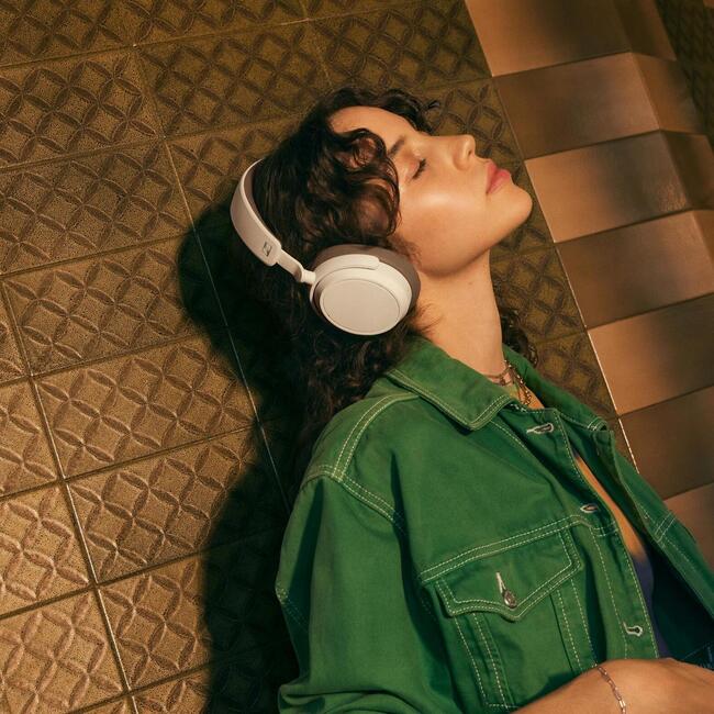 Sennheiser Accentum Plus Wireless Over-Ear, Adaptive Hybrid ANC, White
אוזניות קשת אלחוטיות, אקסנטום פלוס, אוניות בלוטוס מבטלות רעש מבית סנהייזר, צבע לבן
