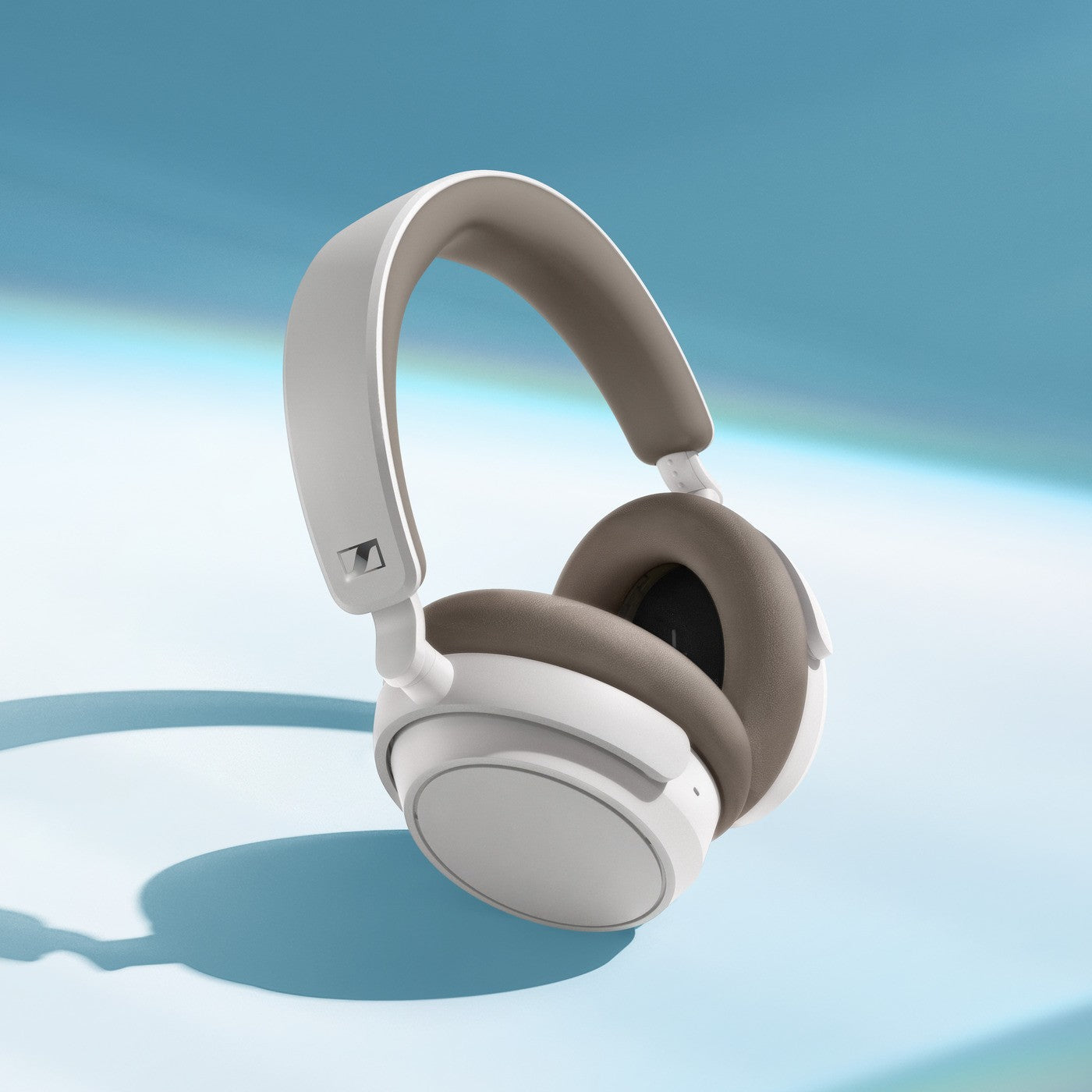 Sennheiser Accentum Plus Wireless Over-Ear, Adaptive Hybrid ANC, White
אוזניות קשת אלחוטיות, אקסנטום פלוס, אוניות בלוטוס מבטלות רעש מבית סנהייזר, צבע לבן