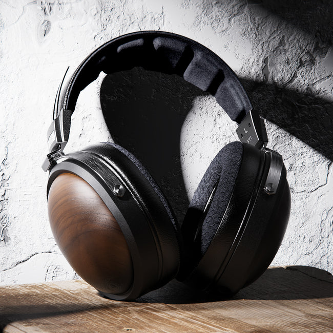 FiiO FT1 – Over-Ear Closed-Back Headphones, 60mm Large Dynamic Driver, American Black Walnut Shell
אוזניות קשת חוטיות אודיופיליות עוטפות אוזן, FiiO FT1 גב סגור מעץ אגוז אמריקאי כהה, דרייבר 60 מ"מ, כולל תיק נשיאה יוקרתי