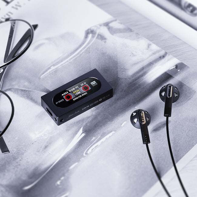 FiiO KA15 – Portable USB Dongle, DAC and Headphone Amplifier, Black
מגבר אוזניות בעיצוב רטרו, דונגל נייד, כולל ממיר דיגיטל לאנלוג (דאק) – קיי.איי.15 מבית פיו, צבע שחור
