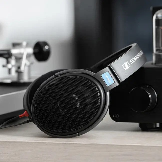 Sennheiser HD600 High-Definition Open-Back, wired Audiophile Over-Ear Dynamic Headphones
אוזניות סנהייזר HD600 - אוזניה חוטית, קשת מעל האוזן, אוזניית אודיופיל רמקול דינמי גב פתוח, צבע שחור