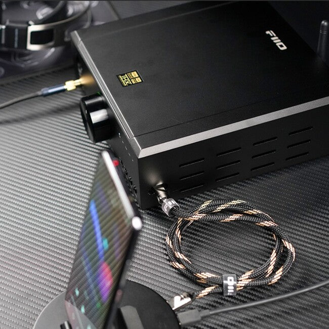 FiiO K9 AKM – High-End Desktop DAC and Headphone Amplifier + Hi-Res BT
מגבר אוזניות שולחני היי-אנד דגם K9 AKM מבית פיו, כולל דקודר ומקלט בלוטוס