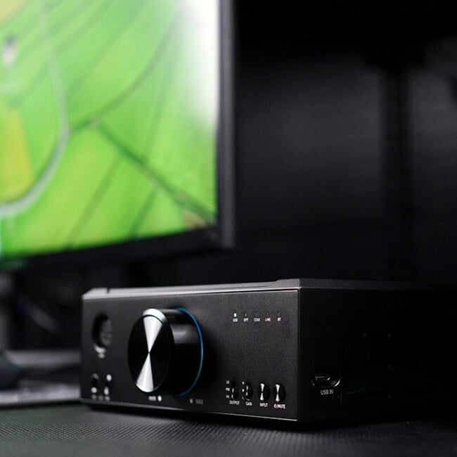 FiiO K9 AKM – High-End Desktop DAC and Headphone Amplifier + Hi-Res BT
מגבר אוזניות שולחני היי-אנד דגם K9 AKM מבית פיו, כולל דקודר ומקלט בלוטוס