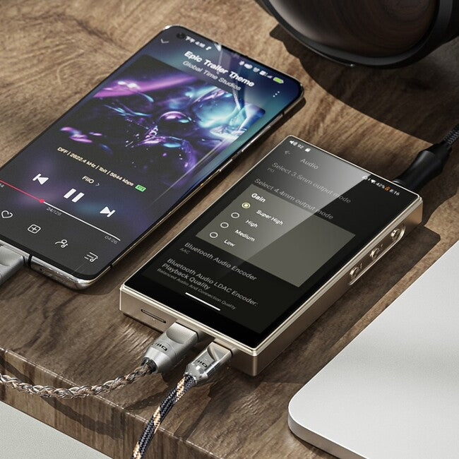 FiiO M21 – Hi-Res Lossless Portable Digital Audio Player – DAP, Titanium-Gold
נגן אודיו דיגיטלי נייד יוקרתי מבית פיו, FiiO M21, כולל מגבר אוזניות עוצמתי וממיר דיגיטל לאנלוג, לשימוש גם לאוזניות אינאיר וגם לאוזניות קשת אודיופיליות, צבע זהב-טיטניום