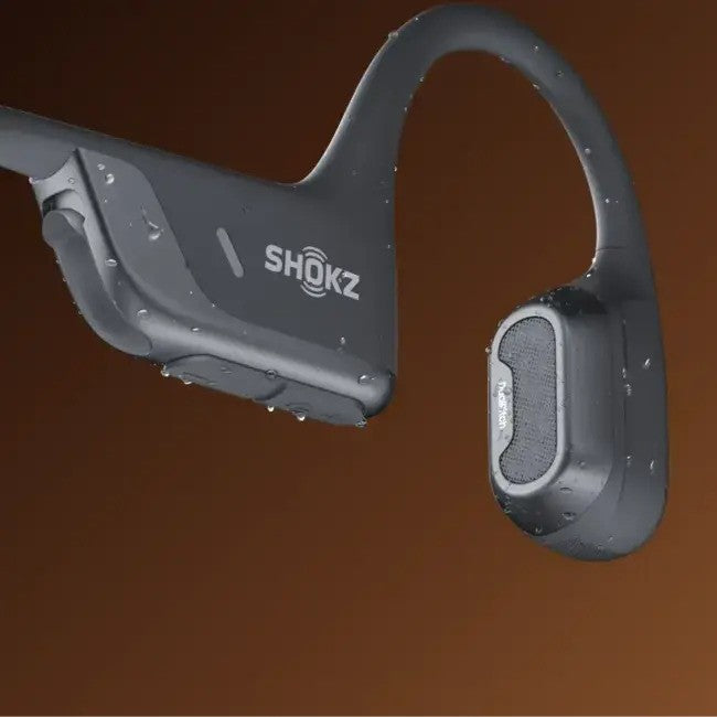 Shokz OPENRUN Pro 2 wireless Bone Conduction Open-Ear Endurance headphones, Grey
אוזניות ריצה אלחוטיות אופן-רן פרו 2 בשיטת הולכת עצם ללא חדירה לאוזן, אוזניות ספורט עמידות מוגנות מים מבית שוקז