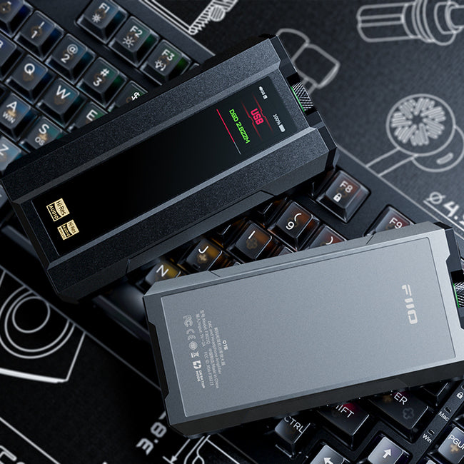 FiiO Q15 – Desktop/Portable Hi-End AKM, Bluetooth - DAC and Headphone Amplifier
מגבר אוזניות ודקודר שולחני/נייד יוקרתי, כולל בלוטוס - FiiO Q15