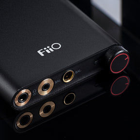 FiiO Q3 MQA Portable Headphone Amplifier&DAC, AMP/DAC: Digital to Anlog Converter  FiiO מגבר אוזניות נייד וממיר אודיו דיגיטל לאנלוג מבית 