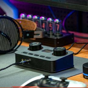 Fosi Audio K7 Audiophile Gaming Desktop Headphone Amplifier & DAC AMP/DAC + Pre-Amp + BT
מגבר אוזניות שולחני, כולל דקודר, קולט בלוטוס וקדם מגבר - דגם K7 מביתAudio  Fosi 
