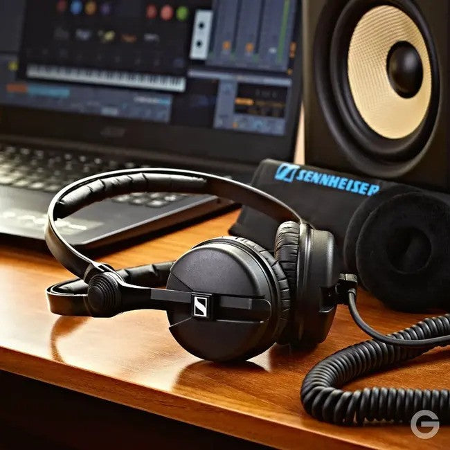 Sennheiser HD25 Plus DJ & Studio Monitoring, Professional, On Ear, Closed Back, Dynamic Headphones
אוזניות סנהייזר מקצועיות דגם HD25 Plus, אוזניות קשת דינמיות, גב סגור על האוזן לסטודיו ולדי ג'יי
