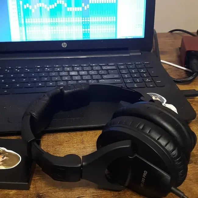 Sennheiser HD280 Pro, Professional, Over-Ear, Closed Back, Dynamic Headphones
אוזניות סנהייזר מקצועיות HD280Pro, אוזניות חוטיות, דינמיות, עוטפות אוזן גב סגור
