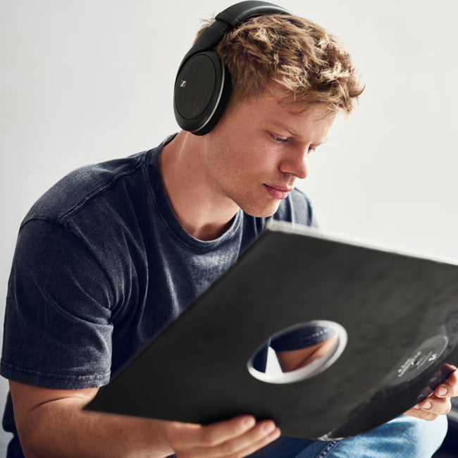 Sennheiser HD550 – Audiophile Dynamic Open-Back Wired On-Ear Headphones
אוזניות קשת חוטיות אודיופיליות עוטפות אוזן, אוזניות סנהייזר HD550 דינמיות, גב פתוח
