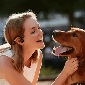 Shokz OpenMove wireless Bone Conduction Open-Ear Lifestyle & Sport Headphones, Grey
אוזניות אלחוטיות אופן-מוב בשיטת הולכת עצם ללא חדירה לאוזן, אוזניות בלוטוס לפנאי וספורט מבית שוקז, צבע אפור
