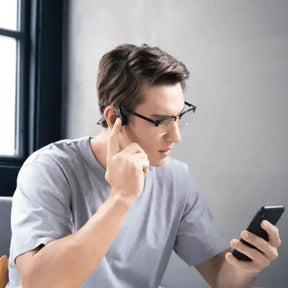 Shokz OpenMove wireless Bone Conduction Open-Ear Lifestyle & Sport Headphones, Grey
אוזניות אלחוטיות אופן-מוב בשיטת הולכת עצם ללא חדירה לאוזן, אוזניות בלוטוס לפנאי וספורט מבית שוקז, צבע אפור
